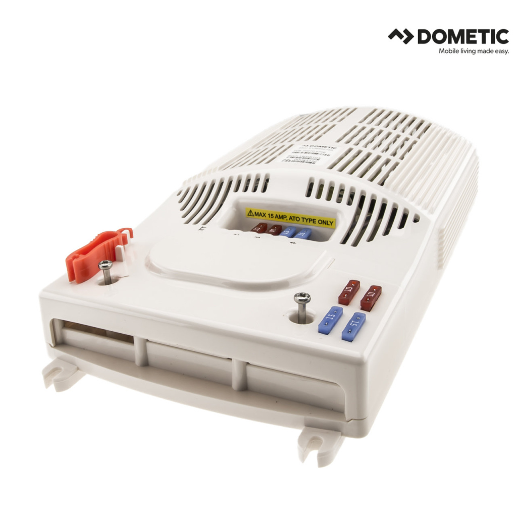 BBAtechniek - Dometic SMP 199-01 240W 19A omvormer (1x)