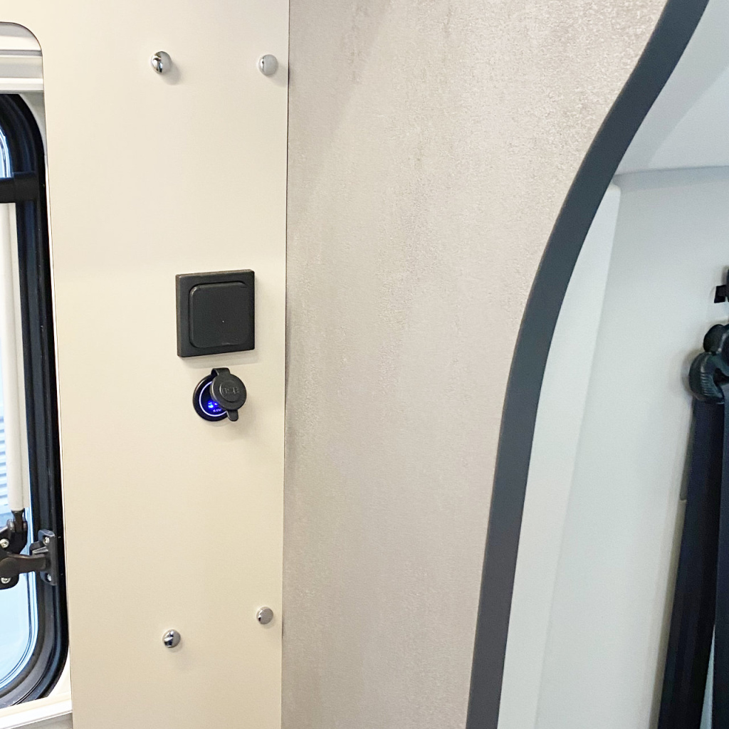 BBAtechniek - S 30.000 wipschakelaar aan/uit 230V zwart (1x)