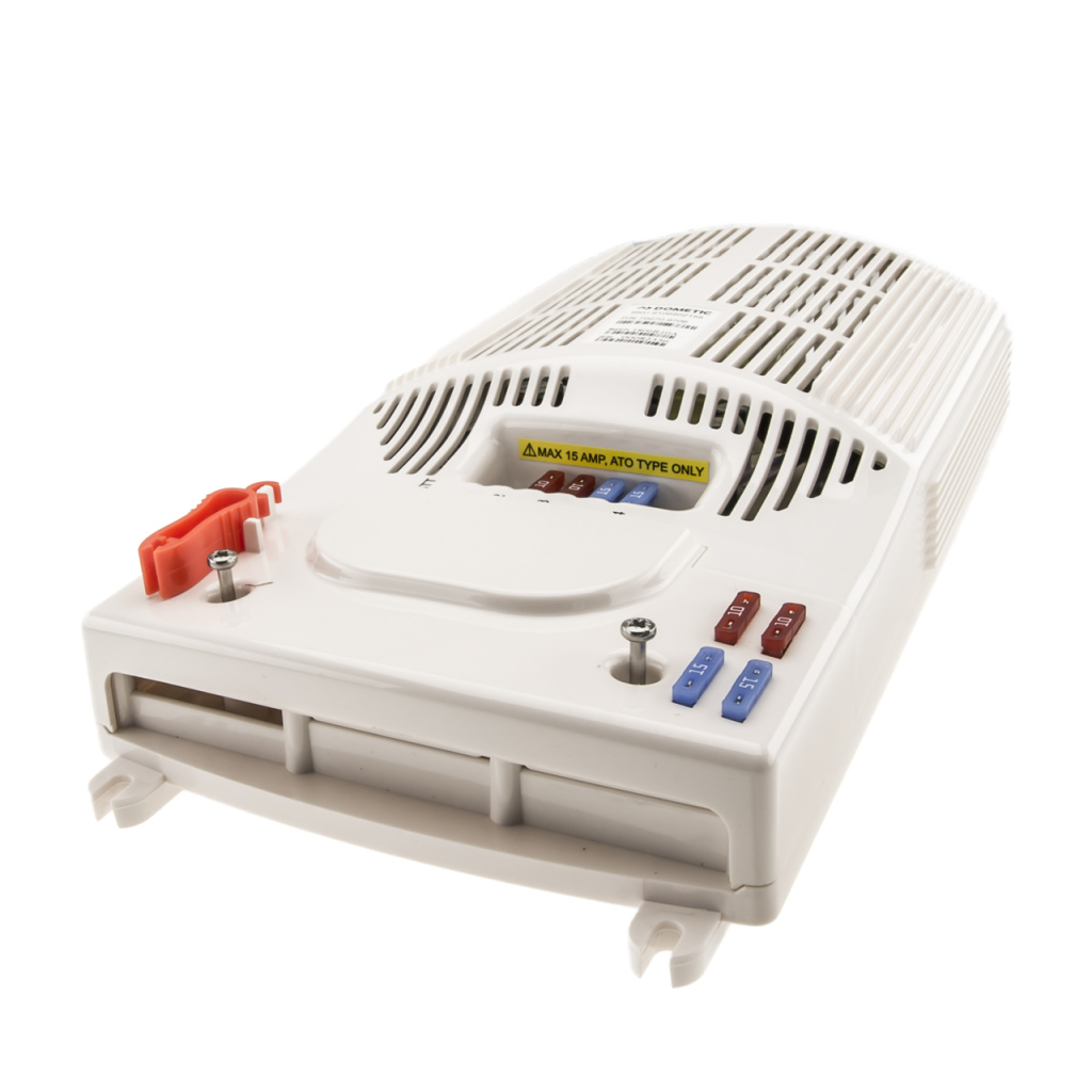 BBAtechniek - Dometic SMP 199-01 240W 19A omvormer (1x)