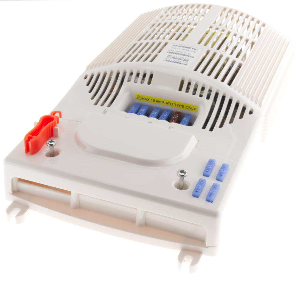 BBAtechniek - Dometic SMP 190-02 450W 35A omvormer (1)